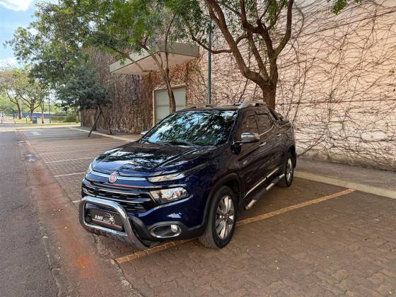 FIAT TORO 2.0 16V TURBO DIESEL RANCH 4WD AT9 FIAT TORO 2.0 16V TURBO DIESEL RANCH 4WD AT9